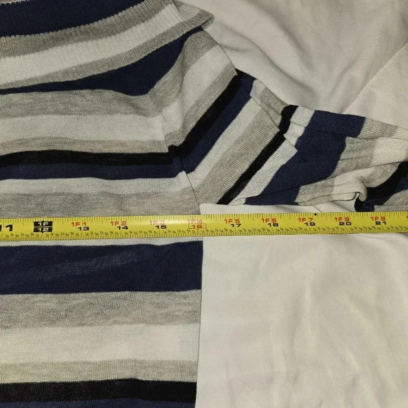 One Grey Day 3/4 sleeve key hole back on/off shoulder lightweight sweater SZ XS - Picture 3 of 5